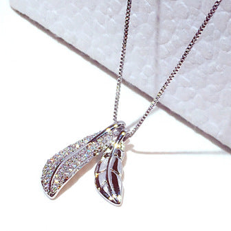 Leaf Pendant Choker Necklace